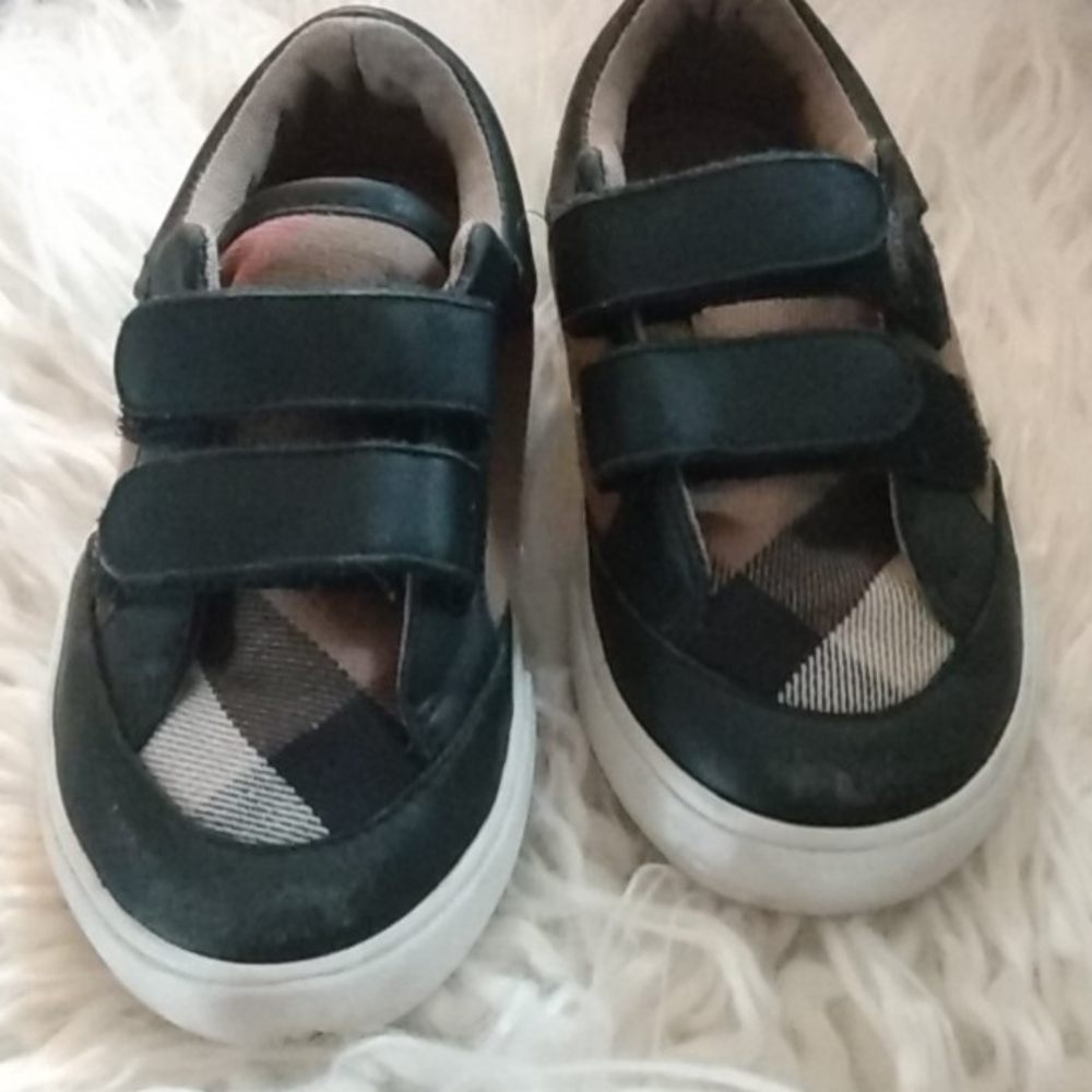 Shoes - Picture 3 of 4